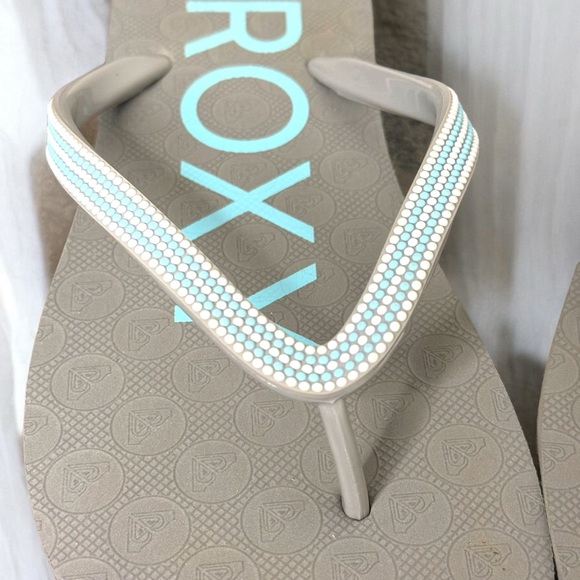 Roxy Crush III Women’s Flip Flops Gray w/ Blue & White Beaded Straps - Picture 8 of 12